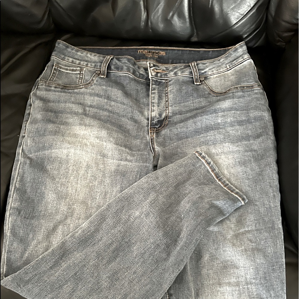 Cute light denim skinny jeans!